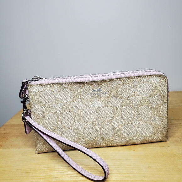 Authentic Coach double Zip Wristlet - Picture 11 of 16